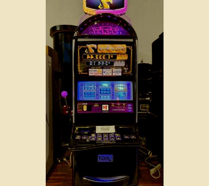 Cash Flip Medusa slot machine